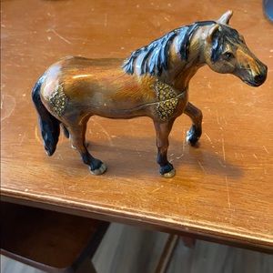 Metal horse jewelry holder